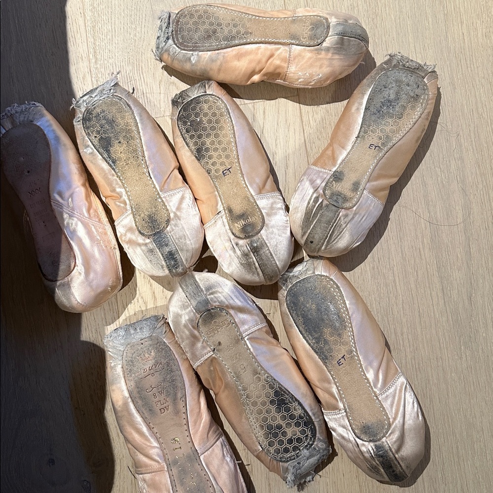 Assorted Used Pointe Shoes - Picture 2 of 3